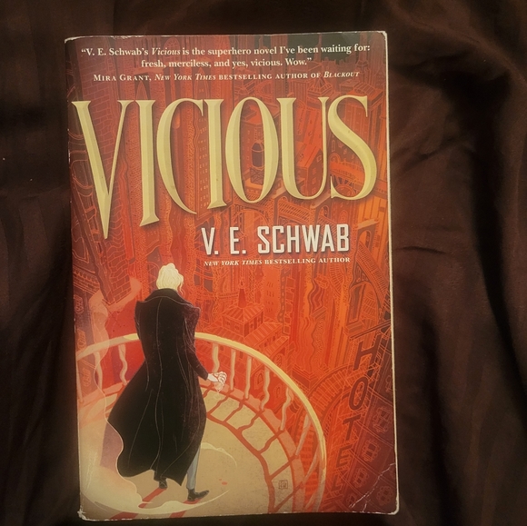 ✨️3 for $15✨️Vicious by V.E. Schwab paperback book - Picture 4 of 6